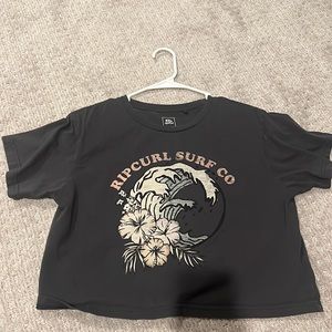 Cute, cropped, graphic tee